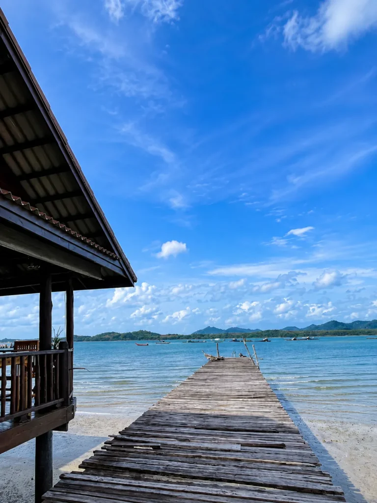 Baan Rim Nam Restaurant บ้านริมน้ำ เรสเทอรอง