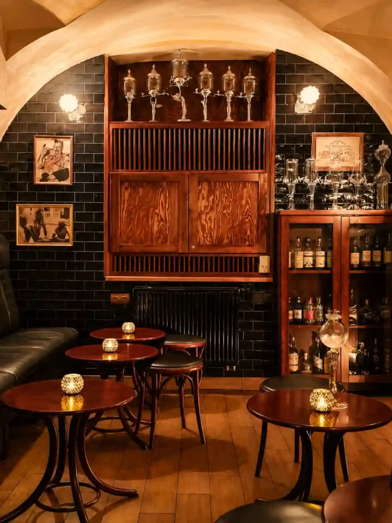 Hemingway Bar