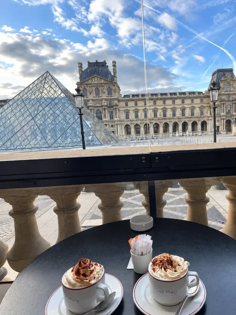 Le Café Marly