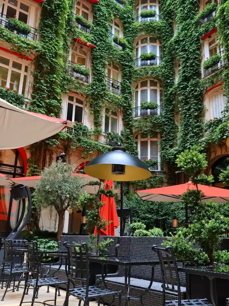Plaza Athénée